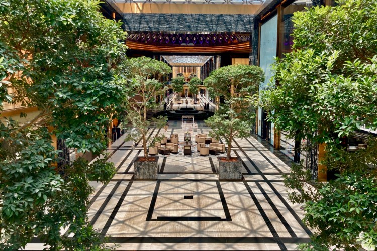 Grand Avenue at The Avenues