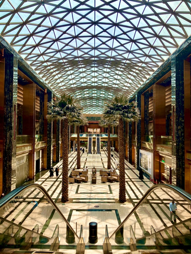 Grand Avenue at The Avenues